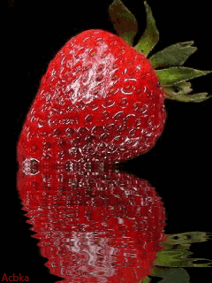 Strawberry gif. Клубника анимация. Клубника gif. Земляника анимация. Блестящая клубника.